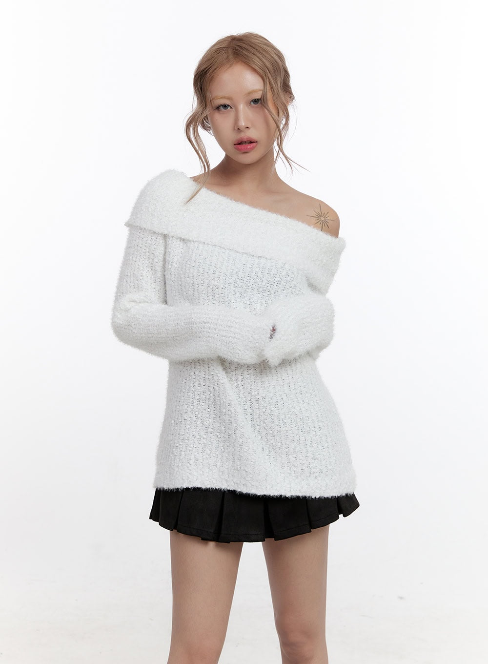 Acrylic Dream Solid Sweater CN425